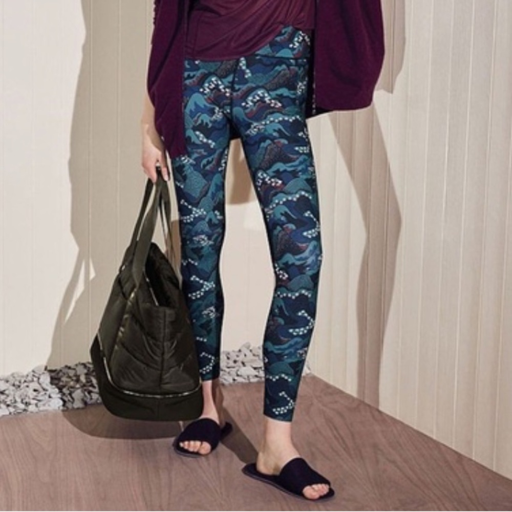 • Sweaty Betty • Zero Gravity Run Leggings